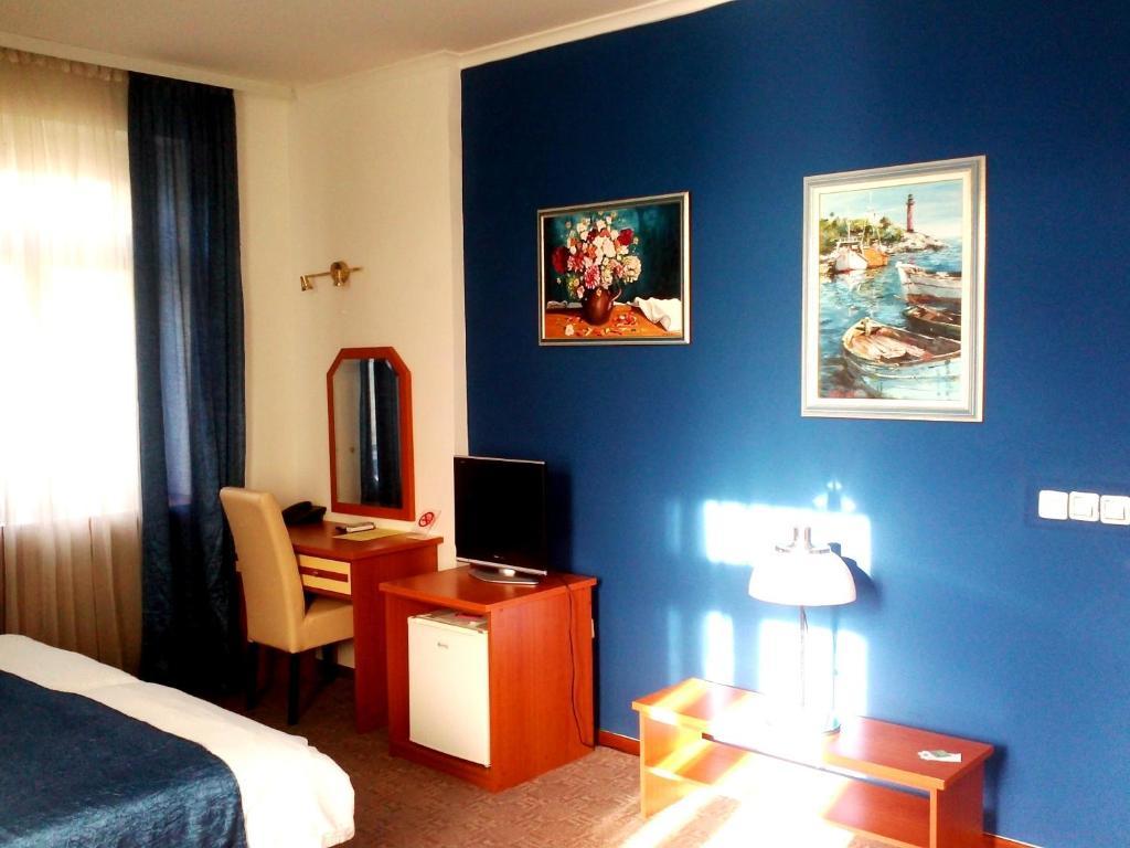 Leotar Hotel